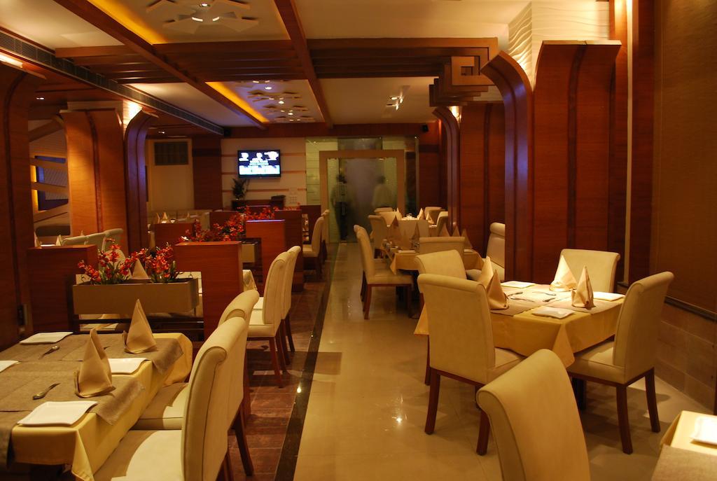 Hotel Millennium Гувахати Екстериор снимка