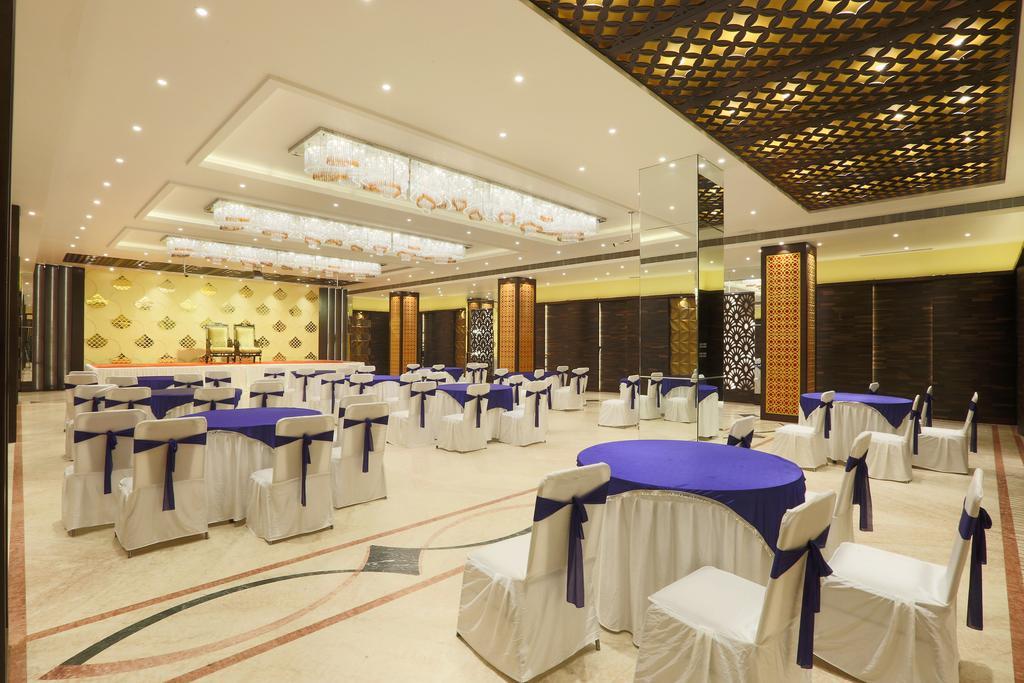 Hotel Millennium Гувахати Екстериор снимка