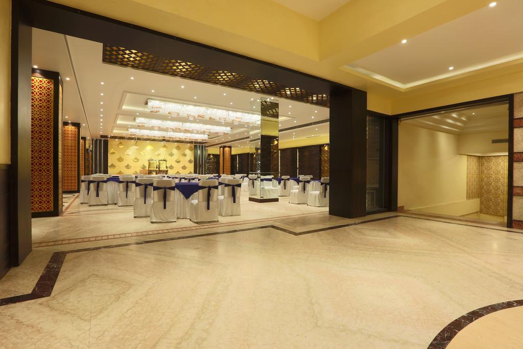 Hotel Millennium Гувахати Екстериор снимка