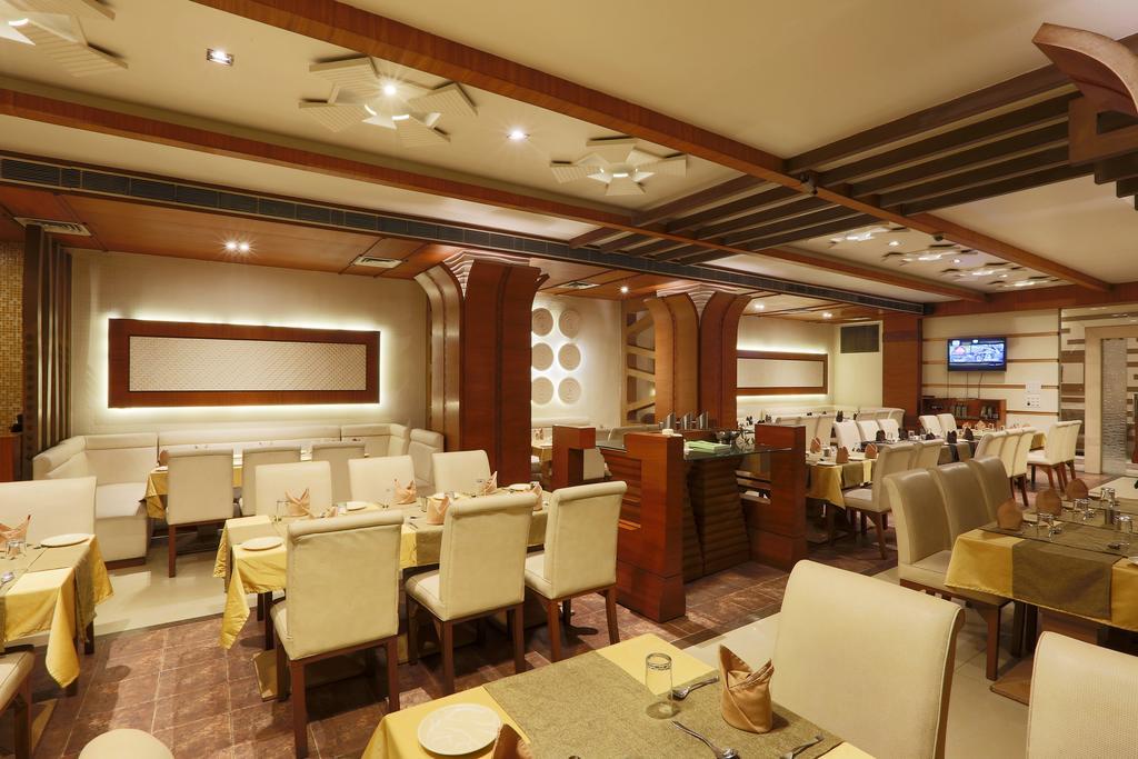 Hotel Millennium Гувахати Екстериор снимка