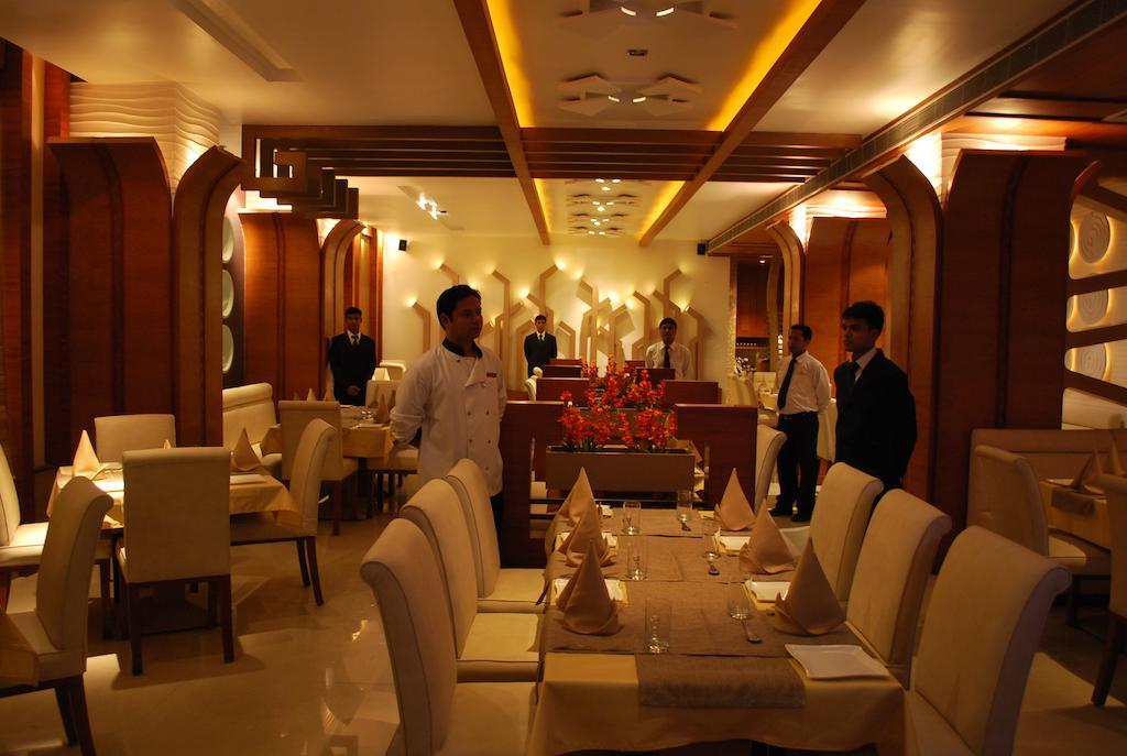 Hotel Millennium Гувахати Екстериор снимка